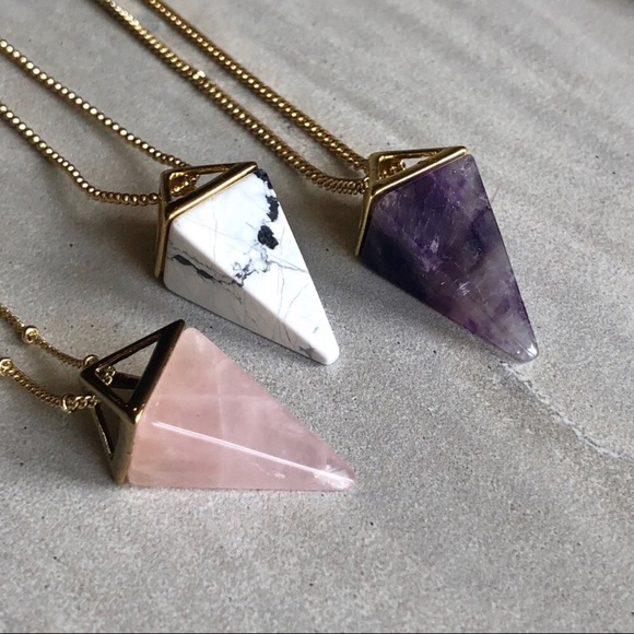Last 1! 🌟Amethyst Crystal Pyramid Necklace - Picture 3 of 6